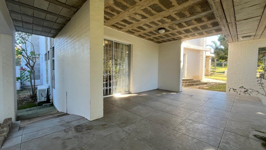 3 Bedroom Property for Sale in Wavecrest Eastern Cape